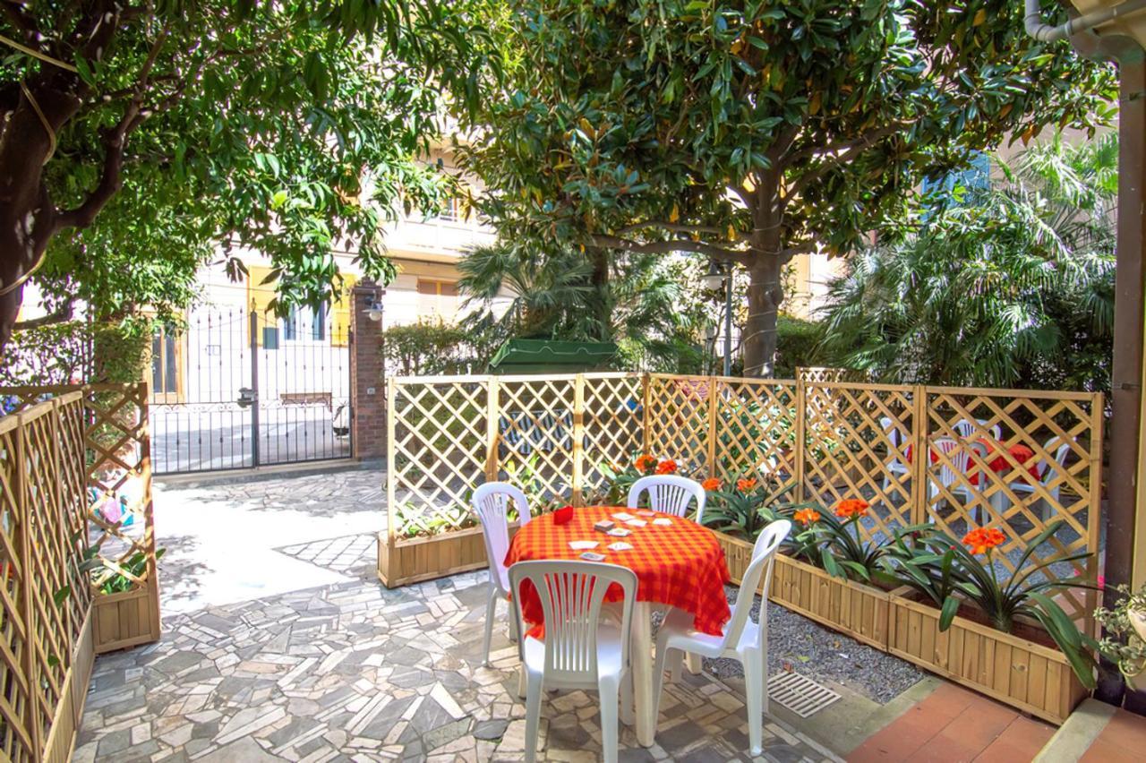 Residence Italia 菲纳莱利古雷 外观 照片
