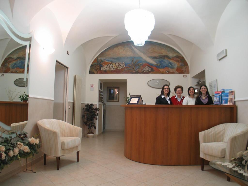 Residence Italia 菲纳莱利古雷 外观 照片