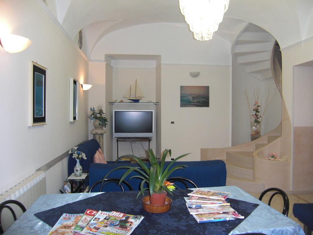 Residence Italia 菲纳莱利古雷 外观 照片