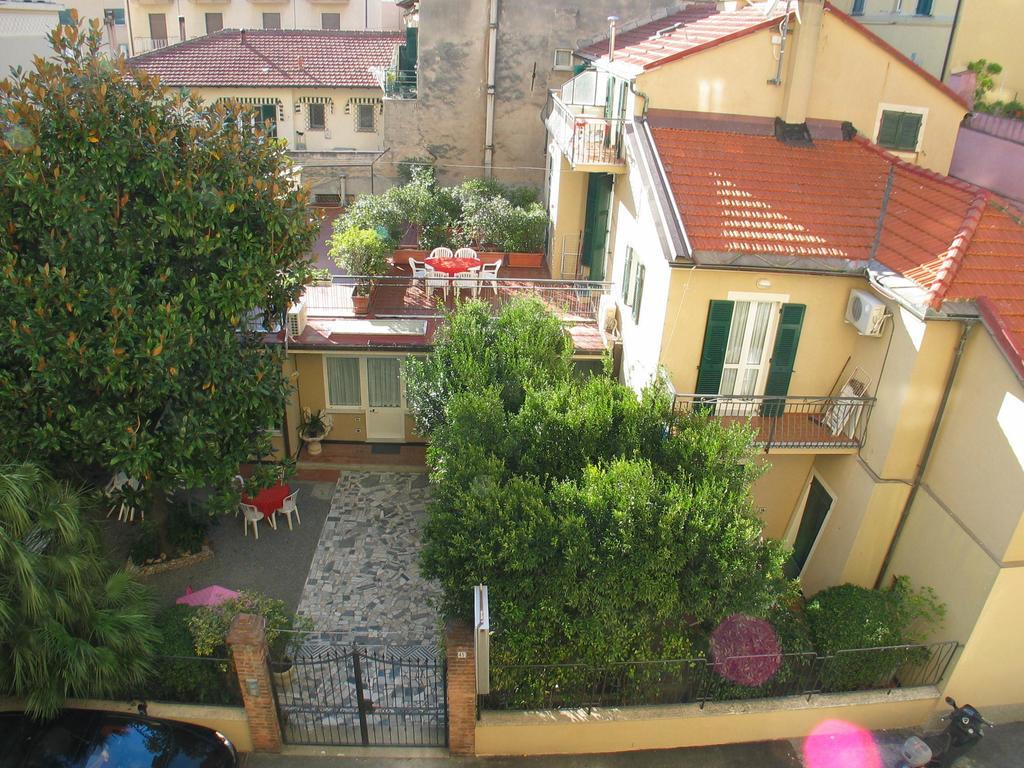 Residence Italia 菲纳莱利古雷 外观 照片